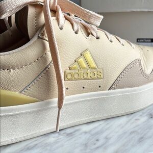 Adidas Katana Beige & Gold Tennis Shoes - Size 8.5
